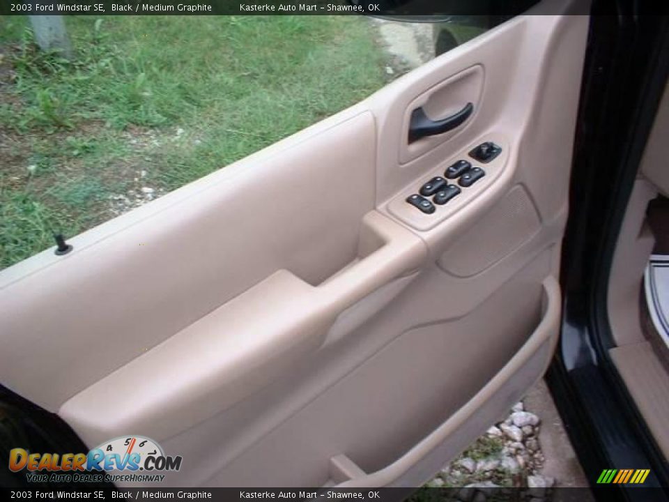 2003 Ford Windstar SE Black / Medium Graphite Photo #7
