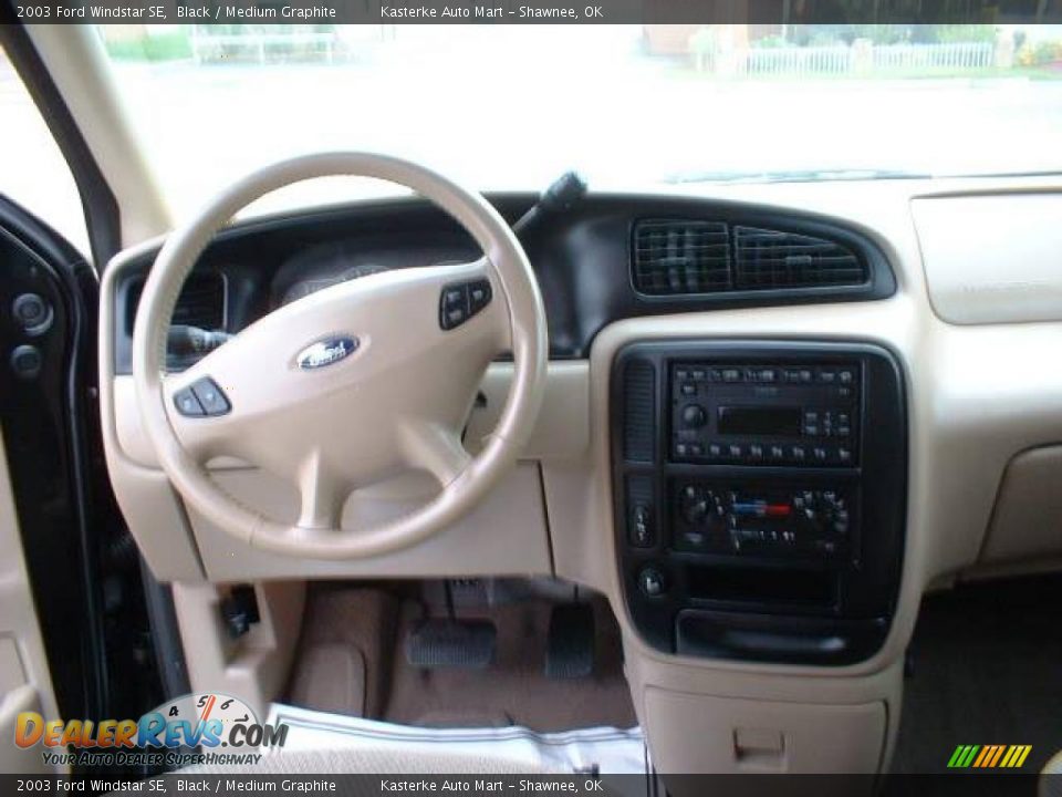2003 Ford Windstar SE Black / Medium Graphite Photo #9