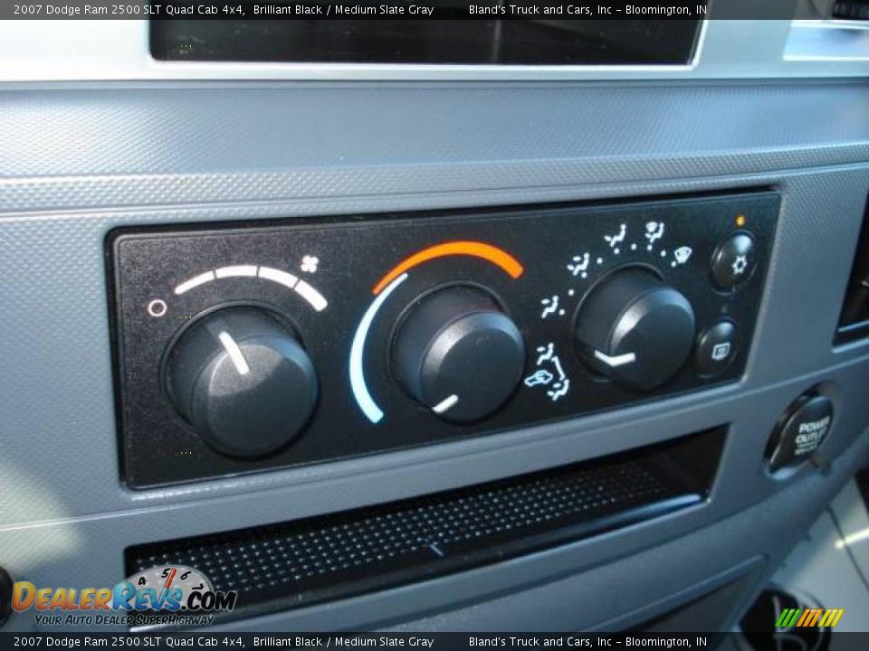 2007 Dodge Ram 2500 SLT Quad Cab 4x4 Brilliant Black / Medium Slate Gray Photo #24
