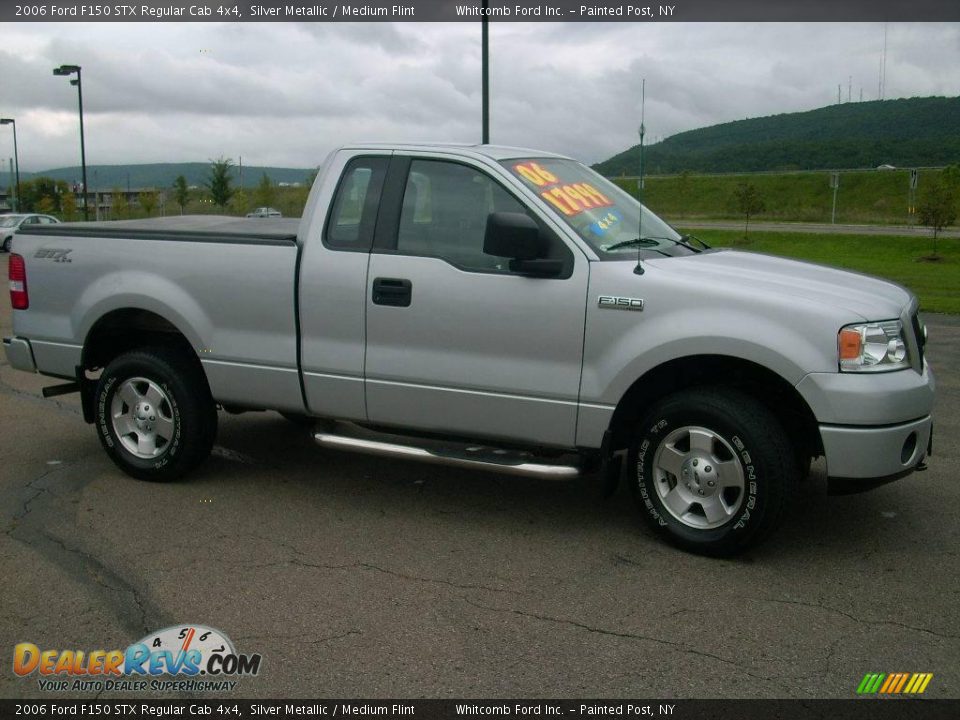 2006 Ford F150 STX Regular Cab 4x4 Silver Metallic / Medium Flint Photo #4