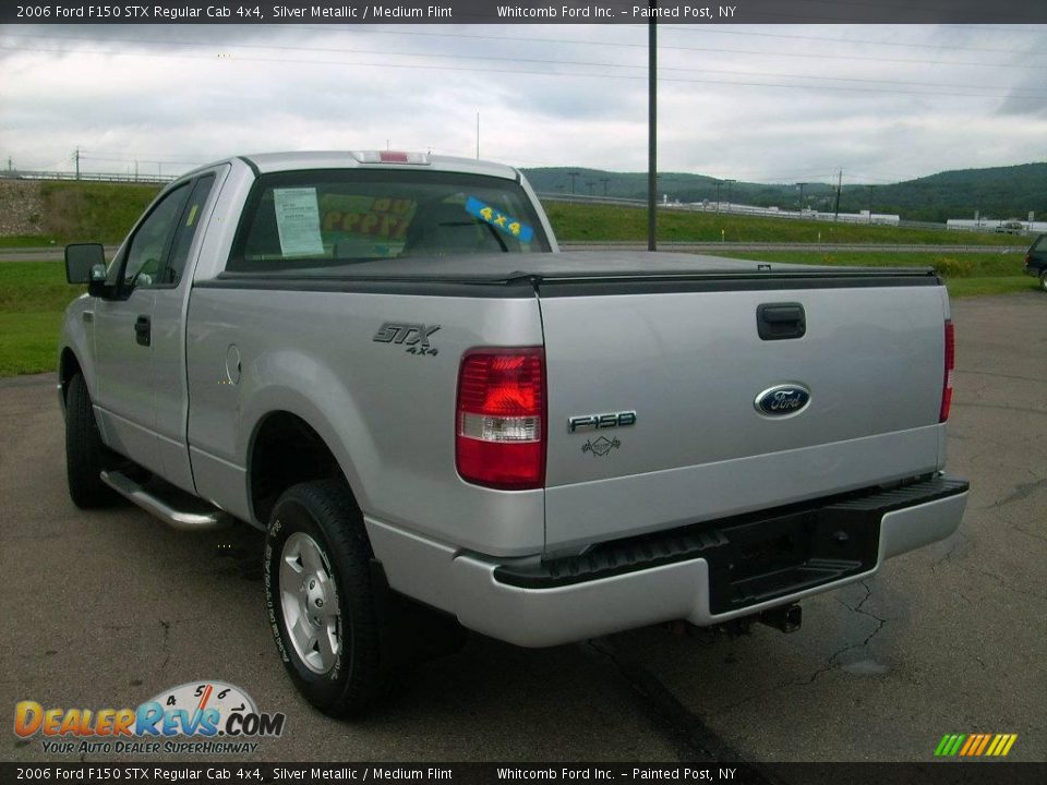 2006 Ford F150 STX Regular Cab 4x4 Silver Metallic / Medium Flint Photo #17