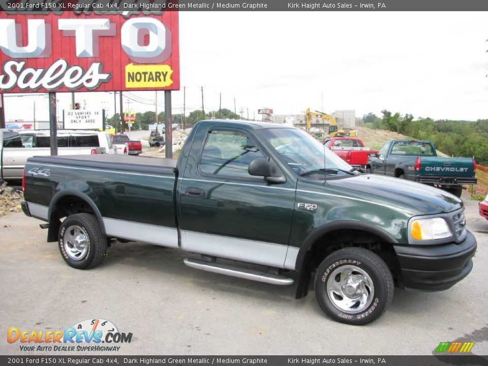 2001 Ford F150 XL Regular Cab 4x4 Dark Highland Green Metallic / Medium Graphite Photo #2