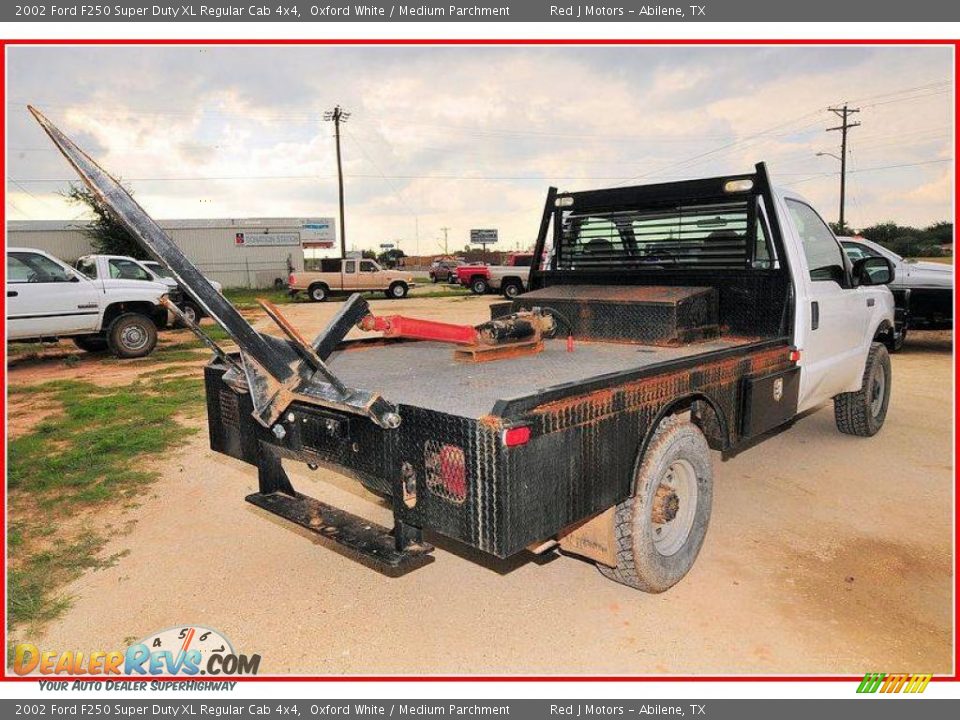 2002 Ford F250 Super Duty XL Regular Cab 4x4 Oxford White / Medium Parchment Photo #5