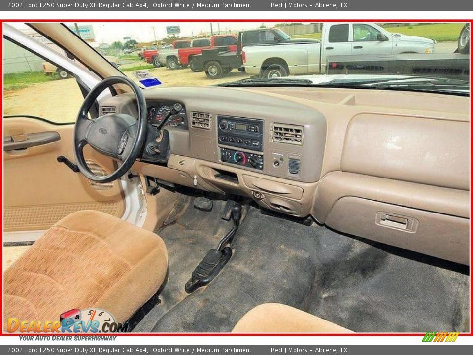 2002 Ford F250 Super Duty XL Regular Cab 4x4 Oxford White / Medium Parchment Photo #17