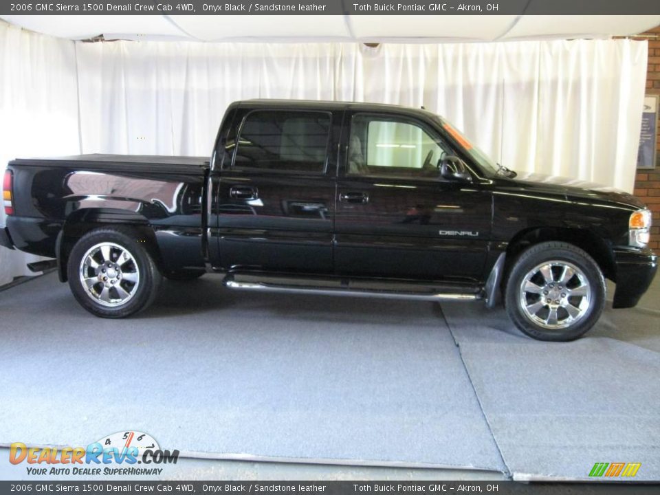2006 GMC Sierra 1500 Denali Crew Cab 4WD Onyx Black / Sandstone leather Photo #2