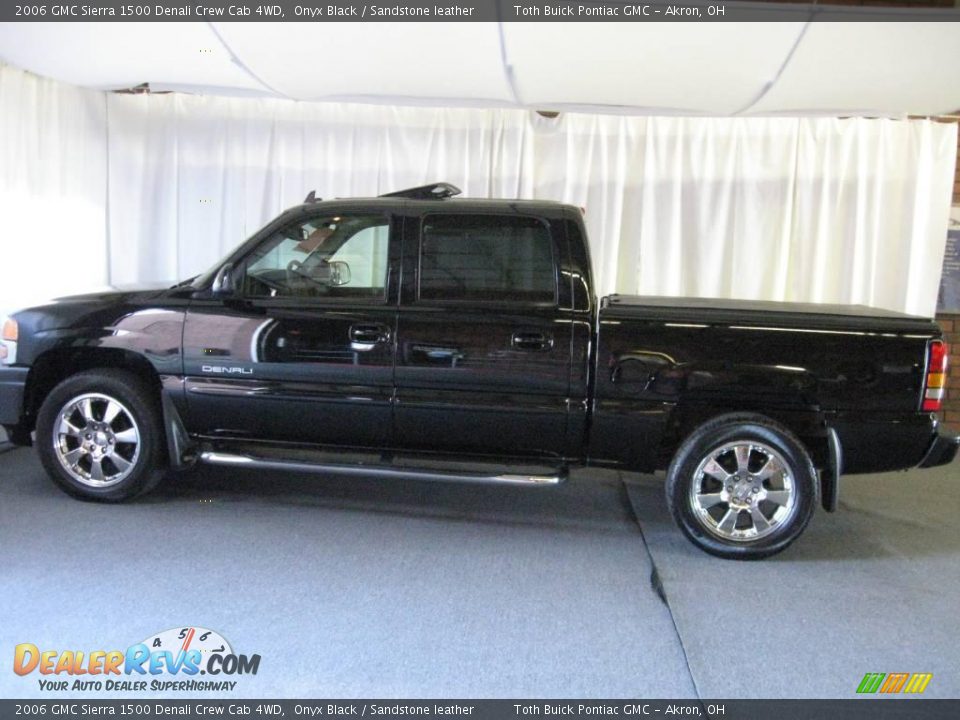2006 GMC Sierra 1500 Denali Crew Cab 4WD Onyx Black / Sandstone leather Photo #5
