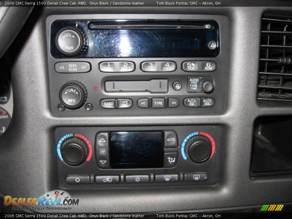 2006 GMC Sierra 1500 Denali Crew Cab 4WD Onyx Black / Sandstone leather Photo #12