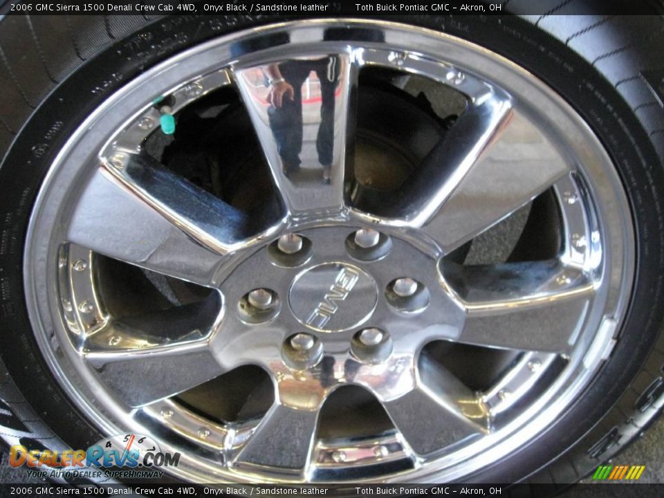 2006 GMC Sierra 1500 Denali Crew Cab 4WD Onyx Black / Sandstone leather Photo #20