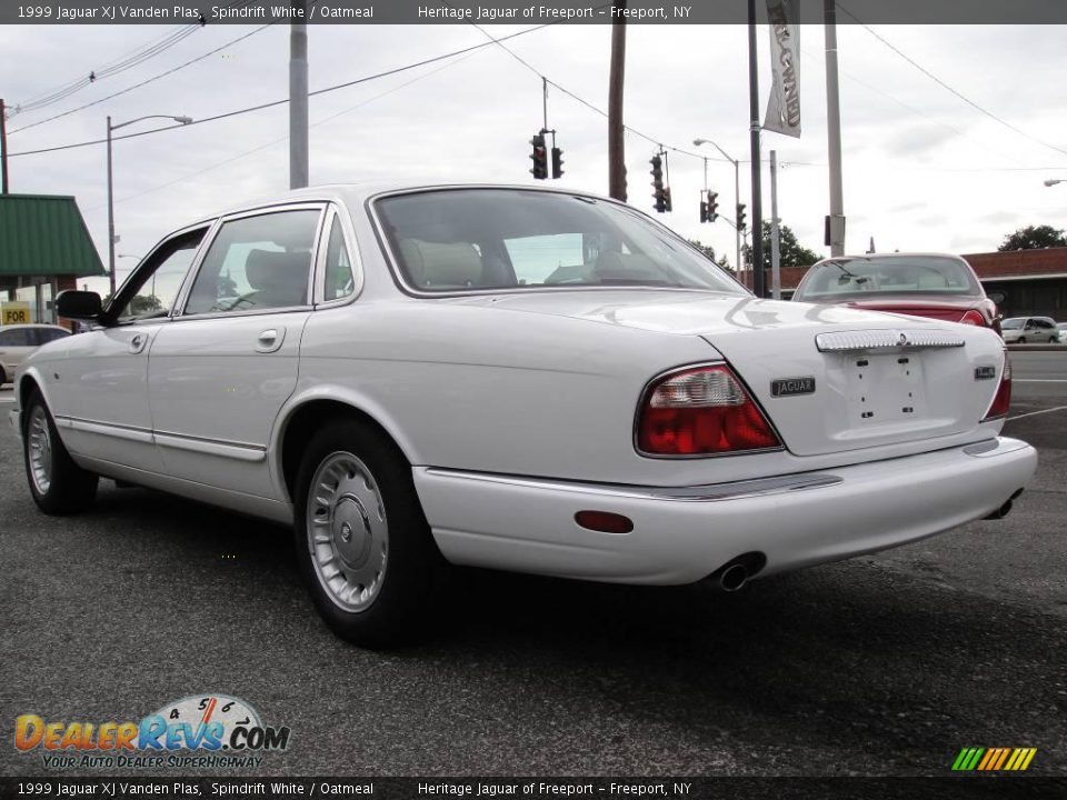 1999 Jaguar XJ Vanden Plas Spindrift White / Oatmeal Photo #4