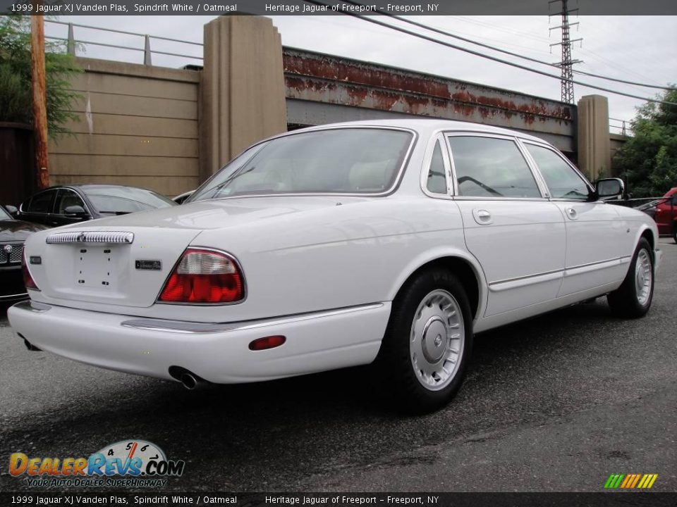 1999 Jaguar XJ Vanden Plas Spindrift White / Oatmeal Photo #6