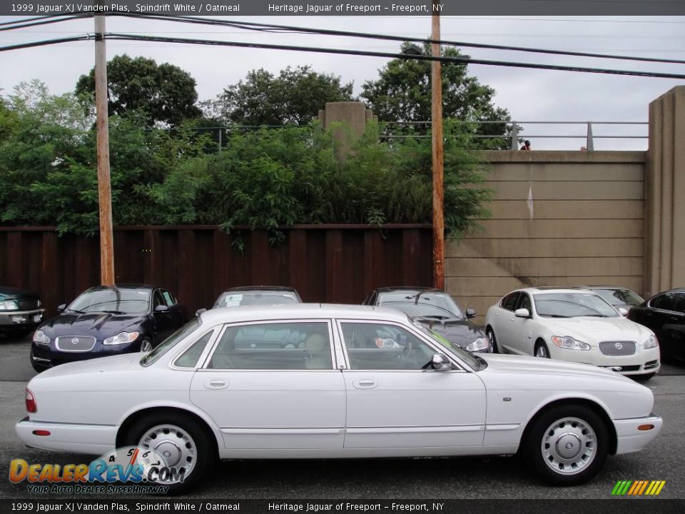 1999 Jaguar XJ Vanden Plas Spindrift White / Oatmeal Photo #7