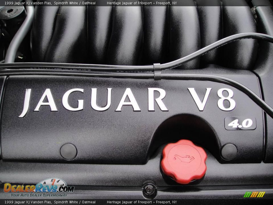 1999 Jaguar XJ Vanden Plas Spindrift White / Oatmeal Photo #10