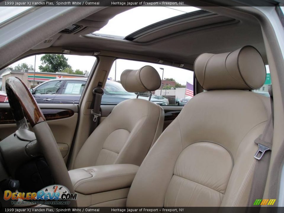 1999 Jaguar XJ Vanden Plas Spindrift White / Oatmeal Photo #13
