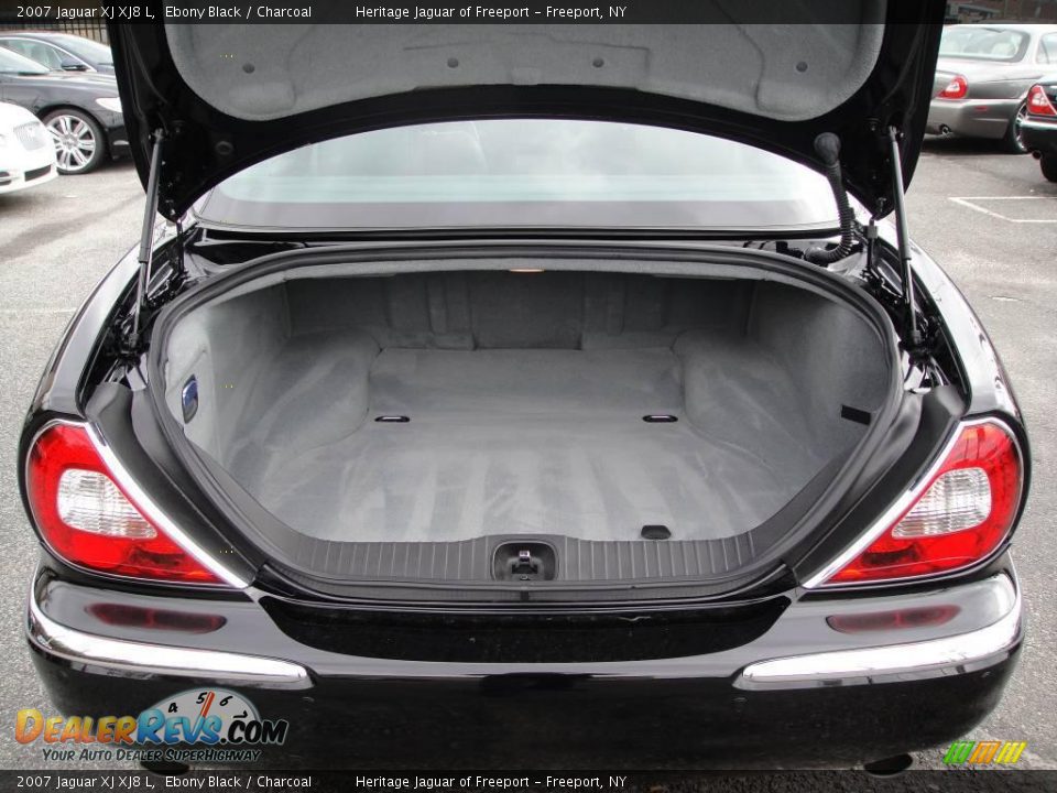 2007 Jaguar XJ XJ8 L Ebony Black / Charcoal Photo #9