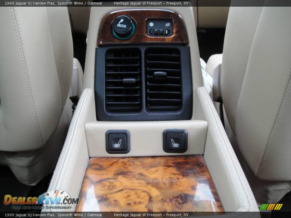 1999 Jaguar XJ Vanden Plas Spindrift White / Oatmeal Photo #21