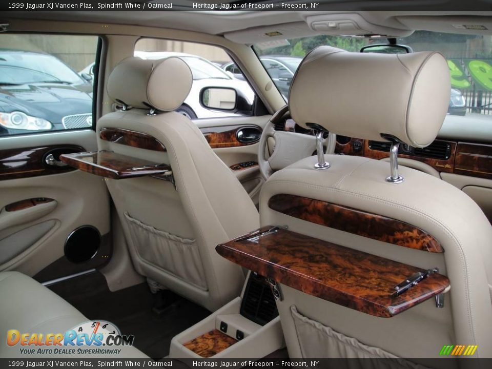 1999 Jaguar XJ Vanden Plas Spindrift White / Oatmeal Photo #25
