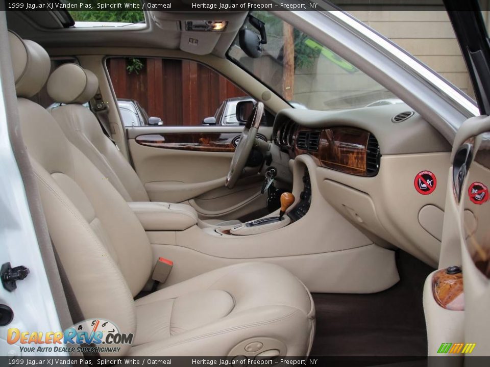 1999 Jaguar XJ Vanden Plas Spindrift White / Oatmeal Photo #28