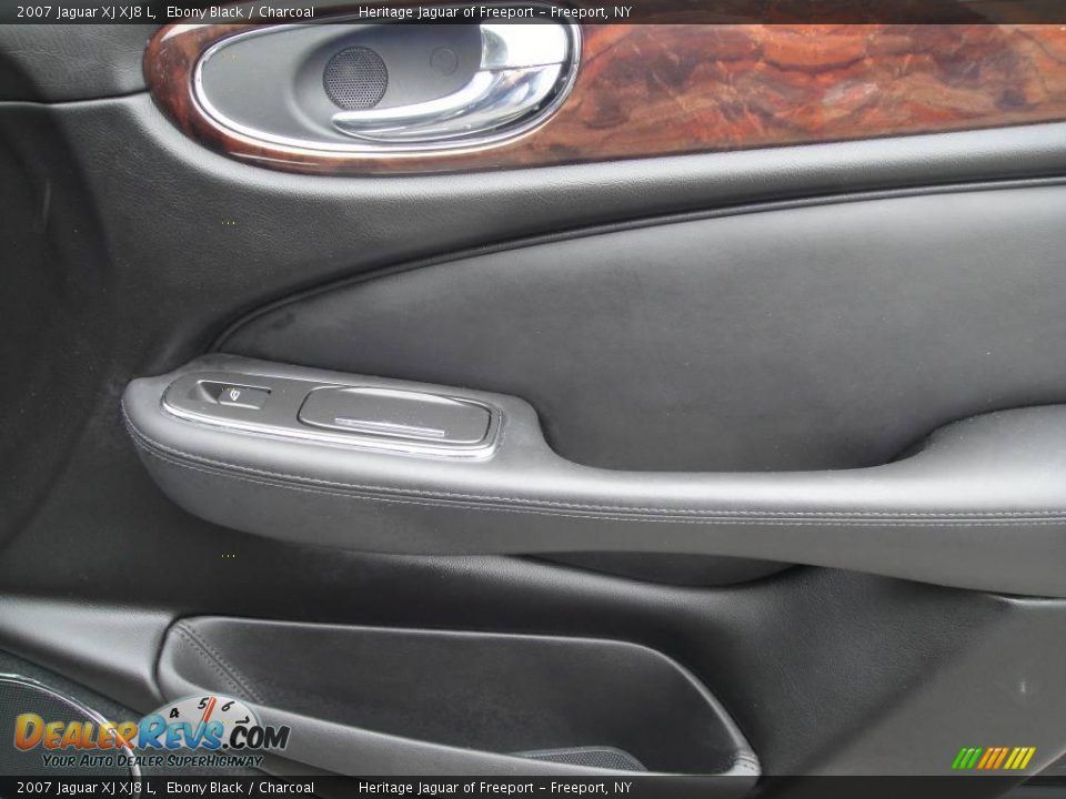 2007 Jaguar XJ XJ8 L Ebony Black / Charcoal Photo #25