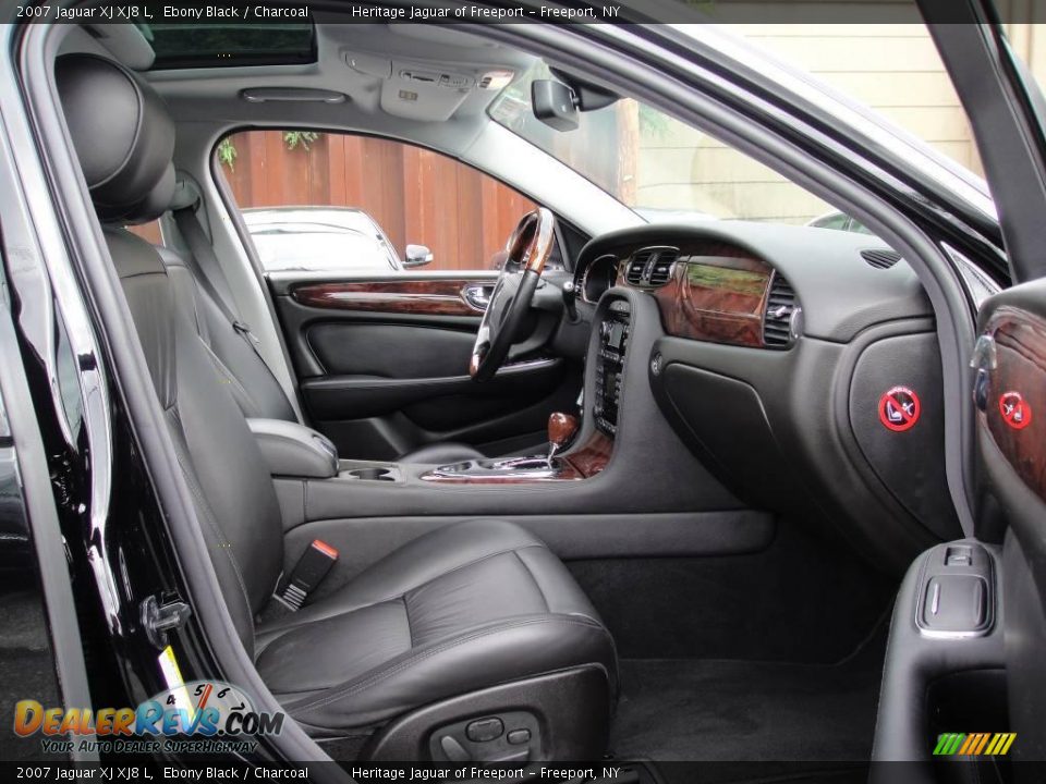 2007 Jaguar XJ XJ8 L Ebony Black / Charcoal Photo #27