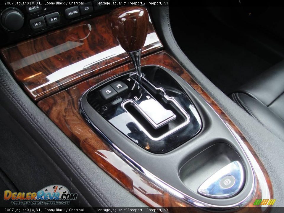 2007 Jaguar XJ XJ8 L Ebony Black / Charcoal Photo #30