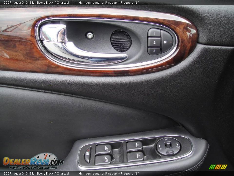 2007 Jaguar XJ XJ8 L Ebony Black / Charcoal Photo #33