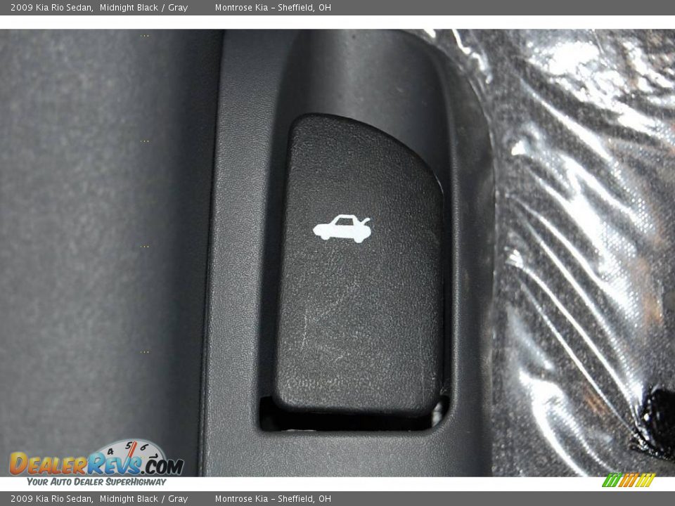 2009 Kia Rio Sedan Midnight Black / Gray Photo #33