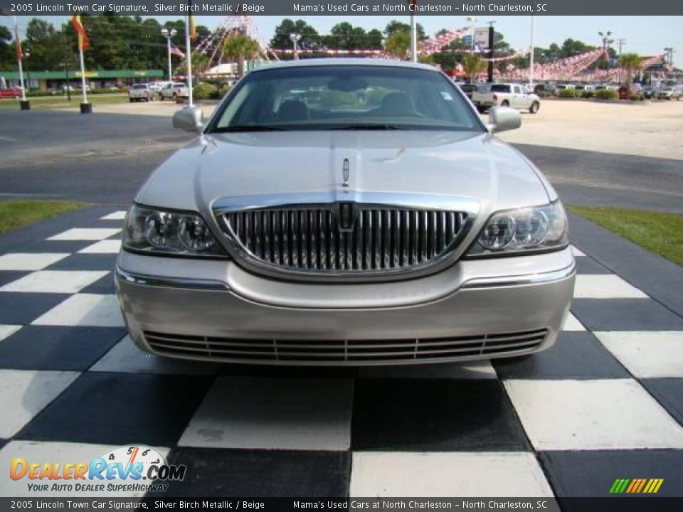 2005 Lincoln Town Car Signature Silver Birch Metallic / Beige Photo #4