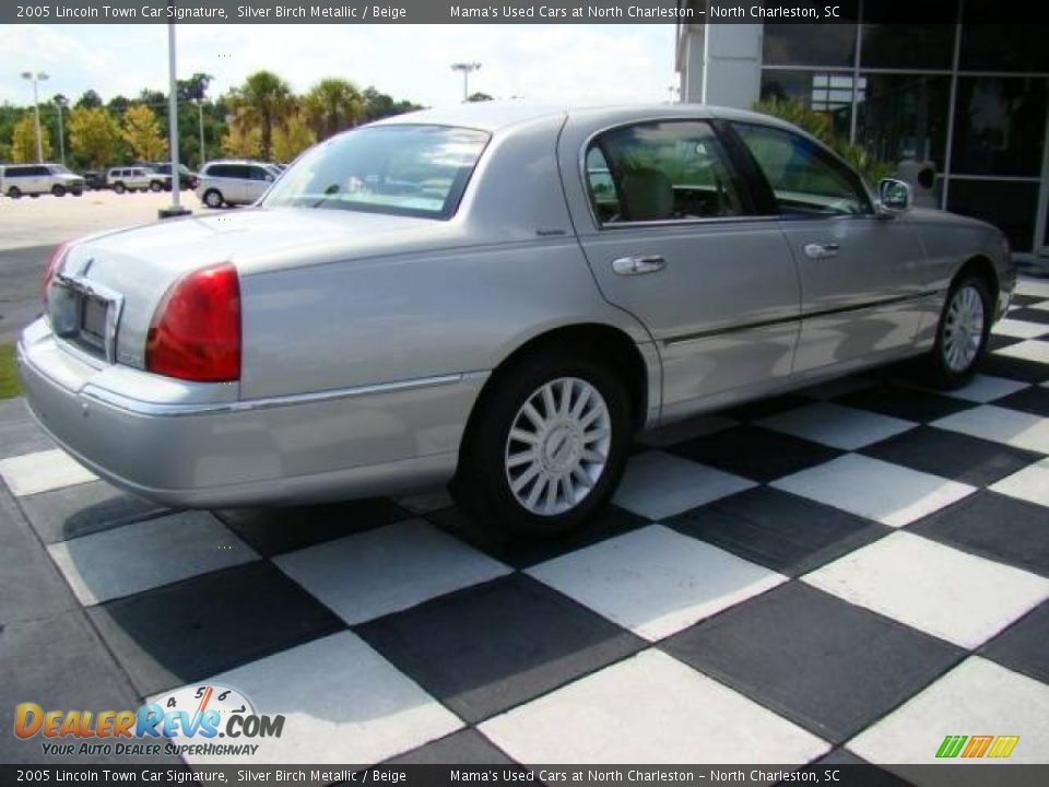 2005 Lincoln Town Car Signature Silver Birch Metallic / Beige Photo #7