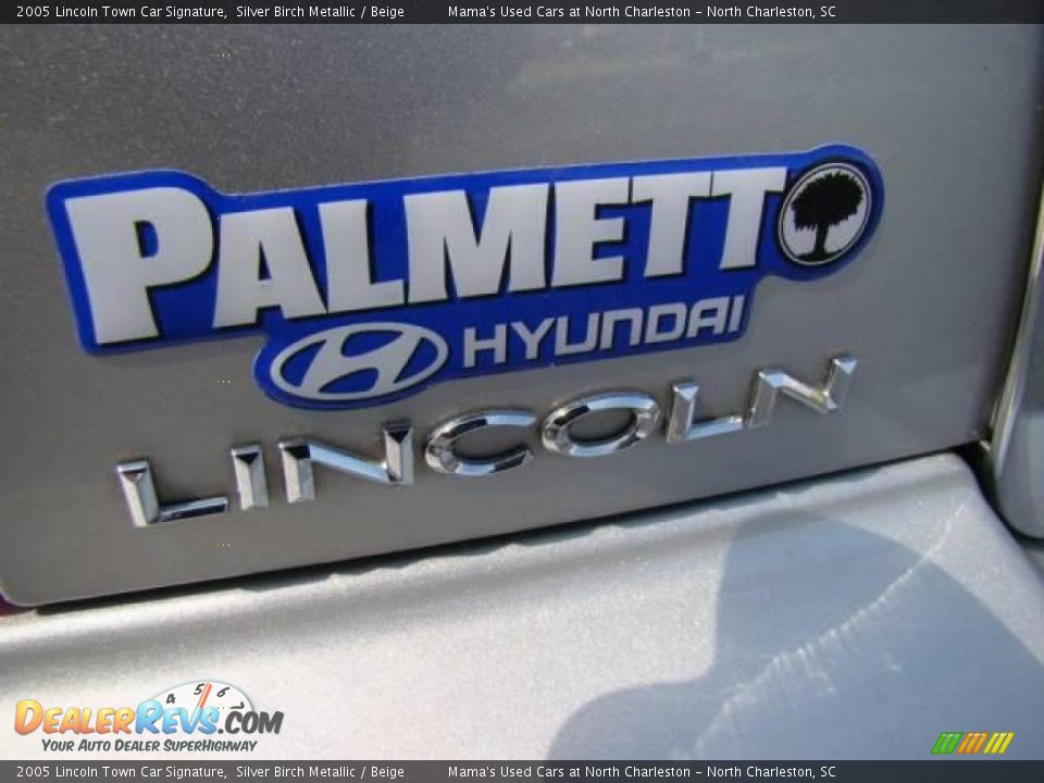 2005 Lincoln Town Car Signature Silver Birch Metallic / Beige Photo #25