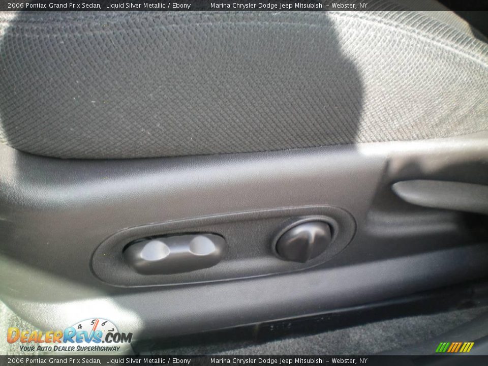 2006 Pontiac Grand Prix Sedan Liquid Silver Metallic / Ebony Photo #3