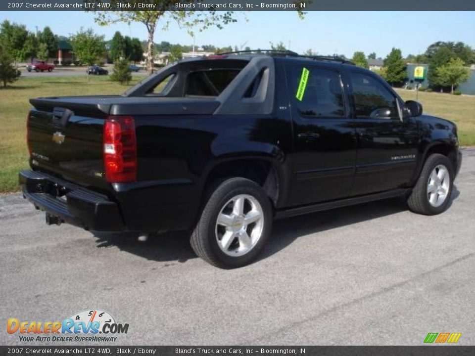 2007 Chevrolet Avalanche LTZ 4WD Black / Ebony Photo #3