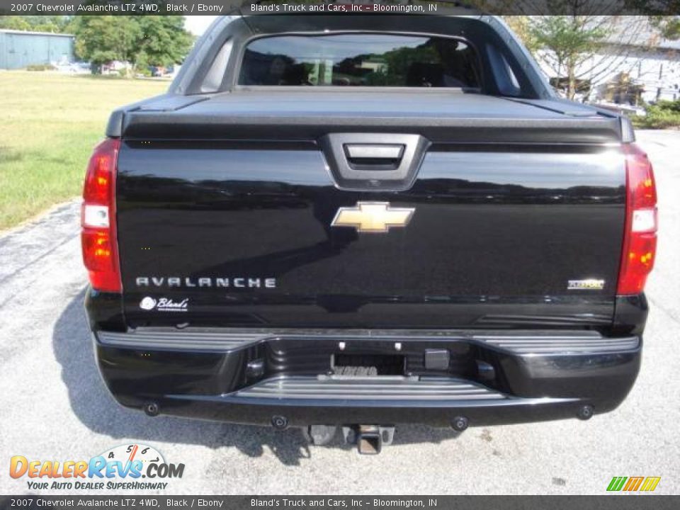 2007 Chevrolet Avalanche LTZ 4WD Black / Ebony Photo #6