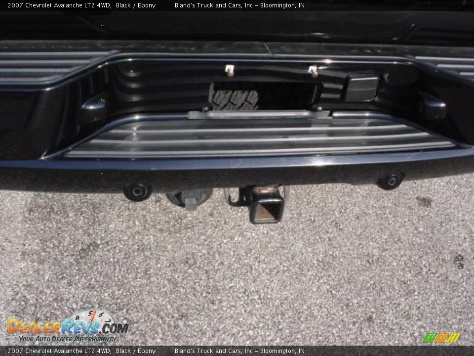 2007 Chevrolet Avalanche LTZ 4WD Black / Ebony Photo #7