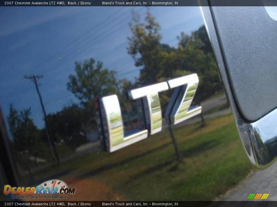 2007 Chevrolet Avalanche LTZ 4WD Black / Ebony Photo #8