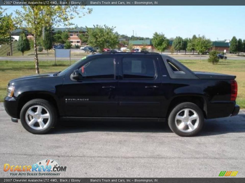 2007 Chevrolet Avalanche LTZ 4WD Black / Ebony Photo #11
