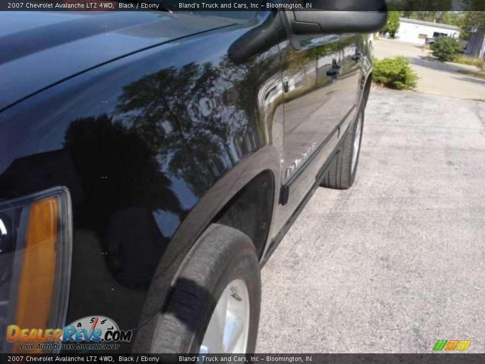 2007 Chevrolet Avalanche LTZ 4WD Black / Ebony Photo #13