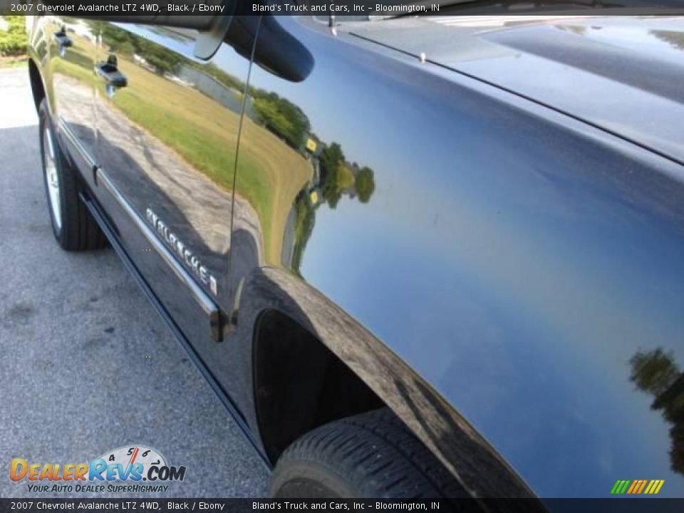 2007 Chevrolet Avalanche LTZ 4WD Black / Ebony Photo #18
