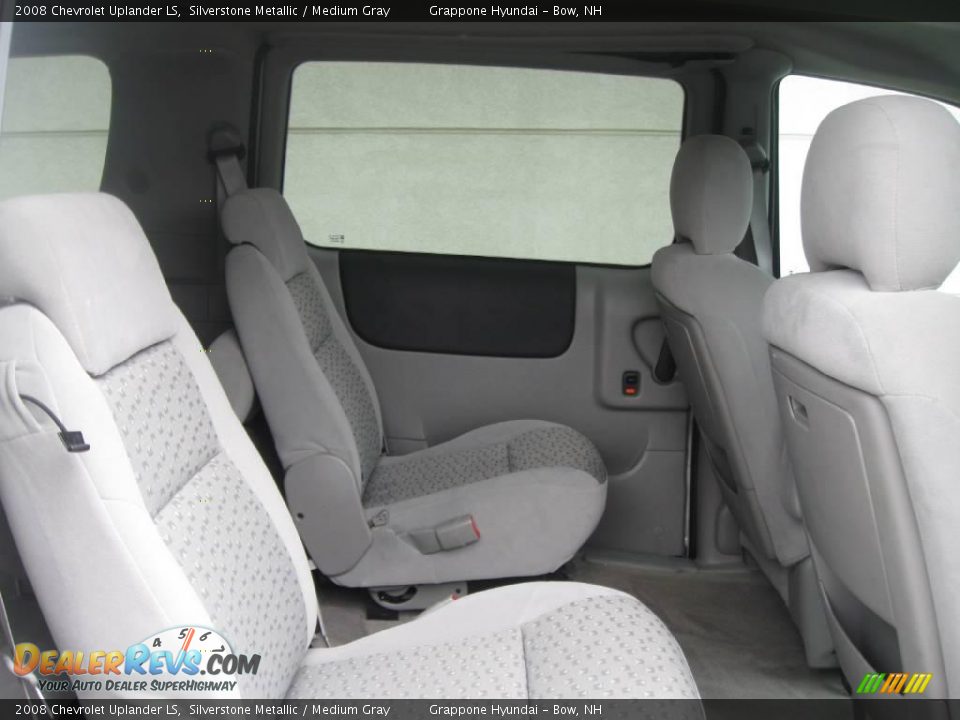 2008 Chevrolet Uplander LS Silverstone Metallic / Medium Gray Photo #4