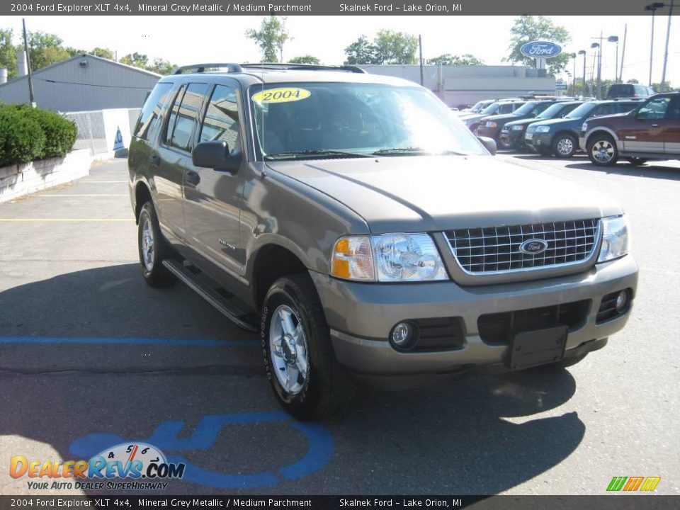 2004 Ford Explorer XLT 4x4 Mineral Grey Metallic / Medium Parchment Photo #5