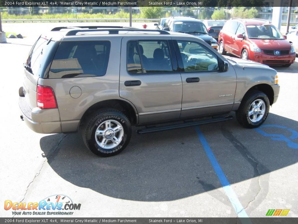 2004 Ford Explorer XLT 4x4 Mineral Grey Metallic / Medium Parchment Photo #8