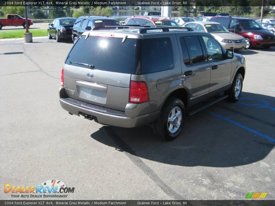 2004 Ford Explorer XLT 4x4 Mineral Grey Metallic / Medium Parchment Photo #9