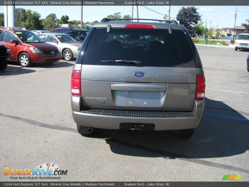 2004 Ford Explorer XLT 4x4 Mineral Grey Metallic / Medium Parchment Photo #10