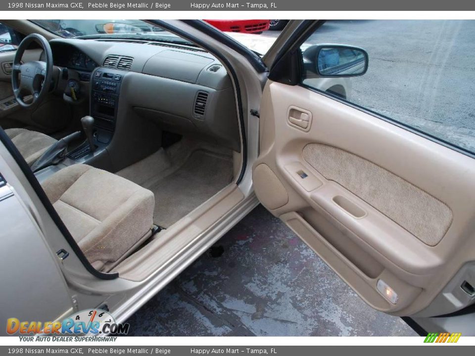1998 Nissan Maxima GXE Pebble Beige Metallic / Beige Photo #13