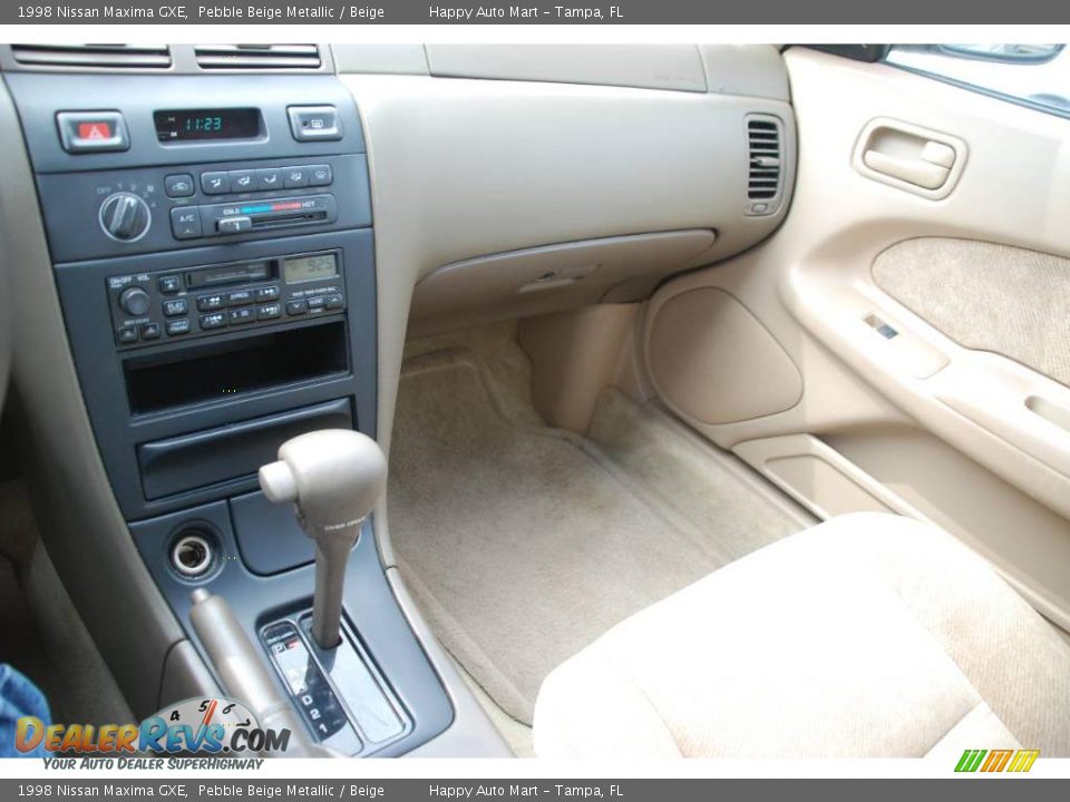 1998 Nissan Maxima GXE Pebble Beige Metallic / Beige Photo #16