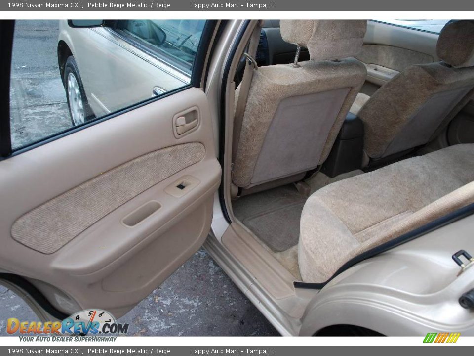 1998 Nissan Maxima GXE Pebble Beige Metallic / Beige Photo #21