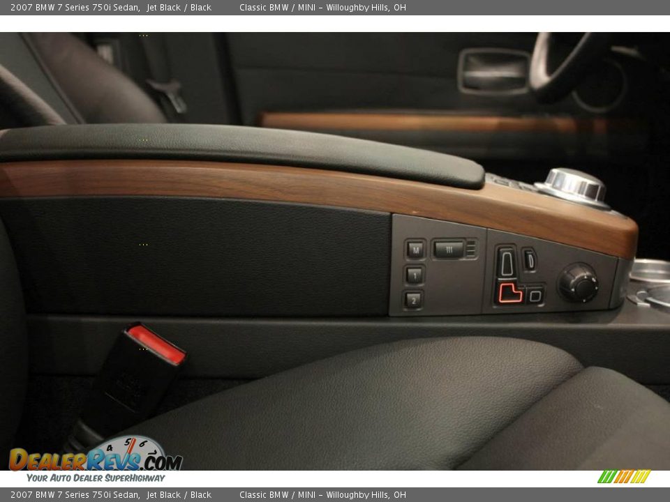 2007 BMW 7 Series 750i Sedan Jet Black / Black Photo #26