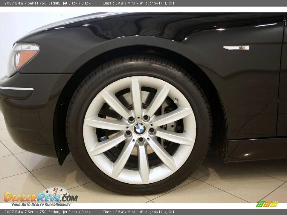 2007 BMW 7 Series 750i Sedan Jet Black / Black Photo #33