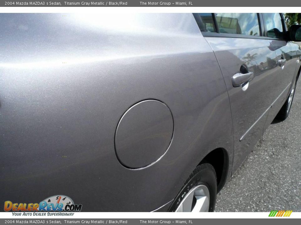 2004 Mazda MAZDA3 s Sedan Titanium Gray Metallic / Black/Red Photo #18