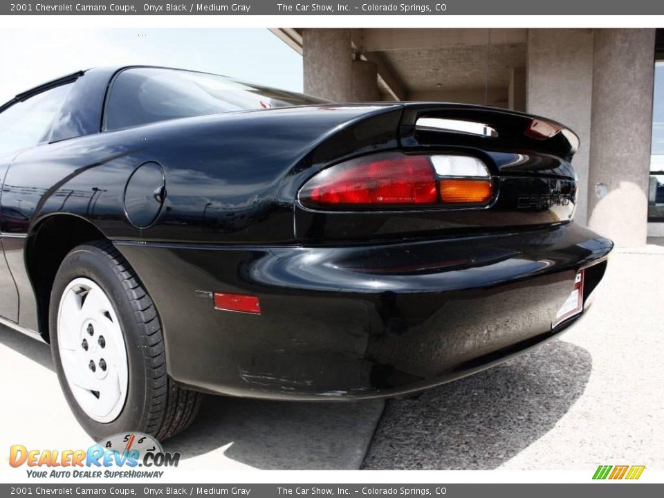 2001 Chevrolet Camaro Coupe Onyx Black / Medium Gray Photo #16