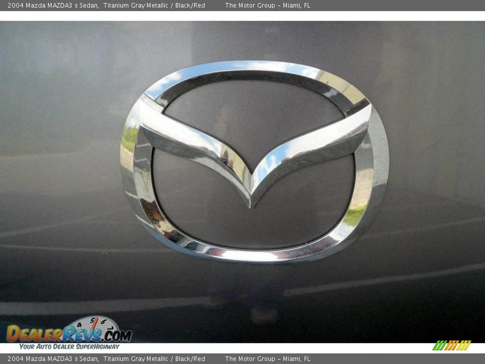2004 Mazda MAZDA3 s Sedan Titanium Gray Metallic / Black/Red Photo #32